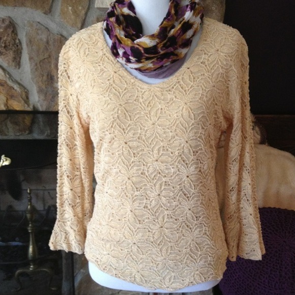 Dress Barn Tan flower design top - Picture 1 of 4